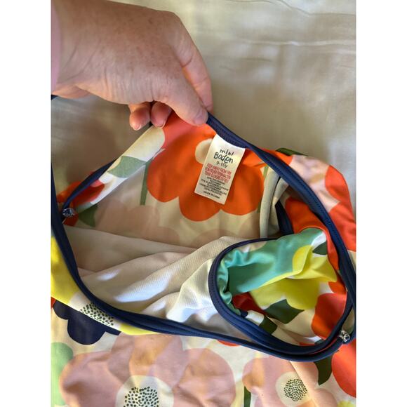 Mini Boden flower bathing suit size 9-10 - Picture 2 of 2
